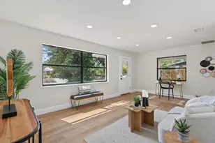 2535 Floyd St, Sarasota, FL 34239 - Photo 14