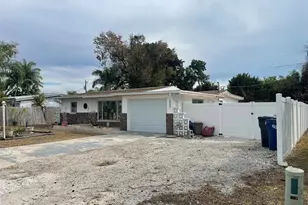 804 53rd Ave Dr W, Bradenton, FL 34207 - Photo 2