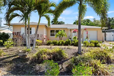 6111 Dartmouth Drive, Bradenton, FL 34207 - Photo 1