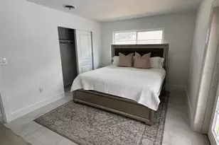 2724 Monterey St, Sarasota, FL 34231 - Photo 8