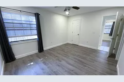 1551 N Conrad Avenue, Sarasota, FL 34237 - Photo 12