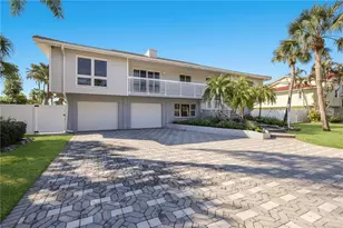 3908 Bayside Dr, Bradenton, FL 34210 - Photo 4