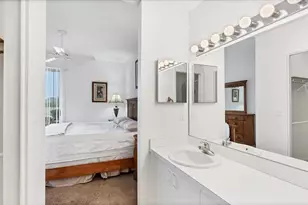 9610 Club S Cir, Sarasota, FL 34238 - Photo 16