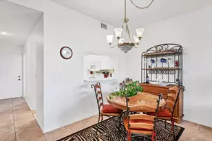 9610 Club S Cir, Sarasota, FL 34238 - Photo 12