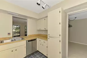 984 N Beneva Rd, Sarasota, FL 34232 - Photo 18