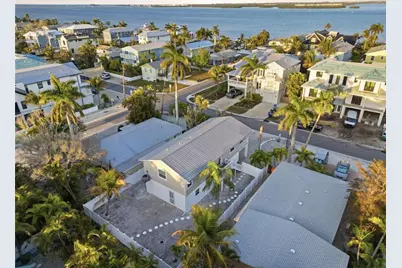 2112 Avenue B, Bradenton Beach, FL 34217 - Photo 32