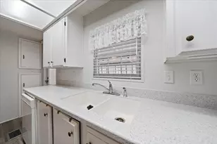 334 Tropic Dr, Osprey, FL 34229 - Photo 8