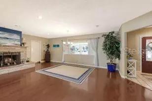 844 Magellan Dr, Sarasota, FL 34243 - Photo 8