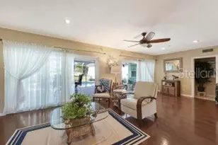 844 Magellan Dr, Sarasota, FL 34243 - Photo 10