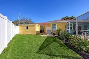 844 Magellan Dr, Sarasota, FL 34243 - Photo 34