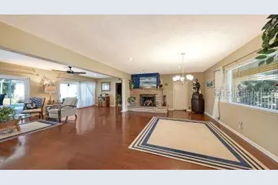 844 Magellan Drive, Sarasota, FL 34243 - Photo 6