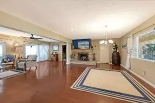 844 Magellan Dr, Sarasota, FL 34243 - Photo 6