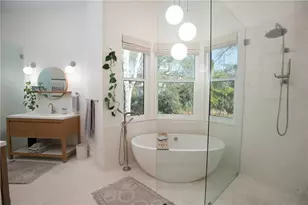 4586 Del Sol Blvd S, Sarasota, FL 34243 - Photo 18