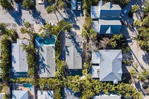 5807 De Palmas Ave, Holmes Beach, FL 34217 - Photo 2