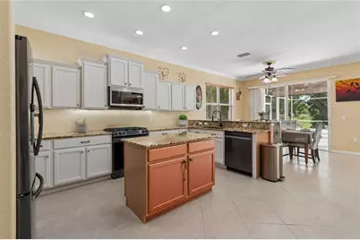 7122 68th Drive E, Bradenton, FL 34203 - Photo 2