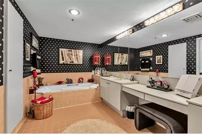 2110 Harbourside Drive #523, Longboat Key, FL 34228 - Photo 34