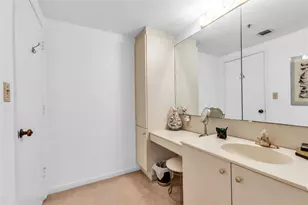 2110 Harbourside Dr, Longboat Key, FL 34228 - Photo 44