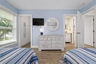 607 North Point Dr, Holmes Beach, FL 34217 - Photo 36