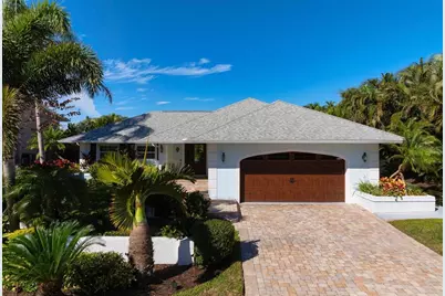 607 North Point Drive, Holmes Beach, FL 34217 - Photo 66