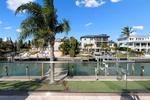 607 North Point Dr, Holmes Beach, FL 34217 - Photo 8