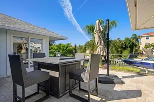 607 North Point Dr, Holmes Beach, FL 34217 - Photo 46
