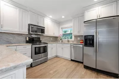 607 North Point Drive, Holmes Beach, FL 34217 - Photo 20