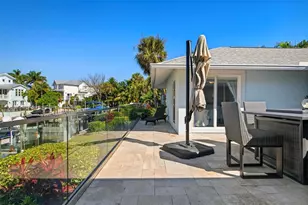 607 North Point Dr, Holmes Beach, FL 34217 - Photo 42