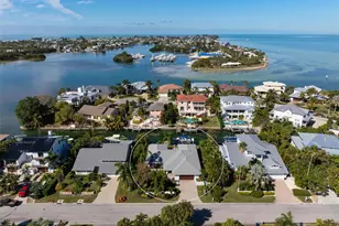 607 North Point Dr, Holmes Beach, FL 34217 - Photo 52