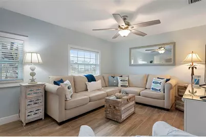 607 North Point Drive, Holmes Beach, FL 34217 - Photo 8