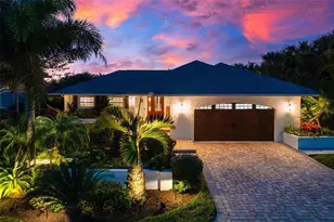 607 North Point Dr, Holmes Beach, FL 34217 - Photo 86