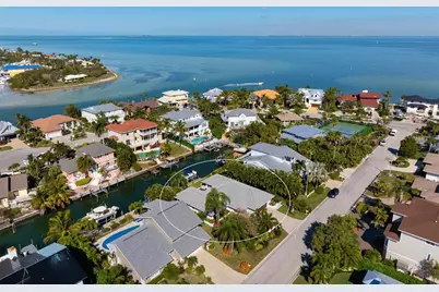 607 North Point Drive, Holmes Beach, FL 34217 - Photo 70