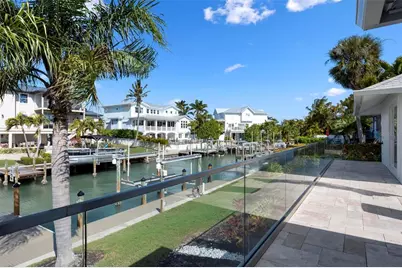 607 North Point Drive, Holmes Beach, FL 34217 - Photo 44