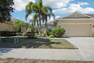293 Capulet Dr, Venice, FL 34292 - Photo 2