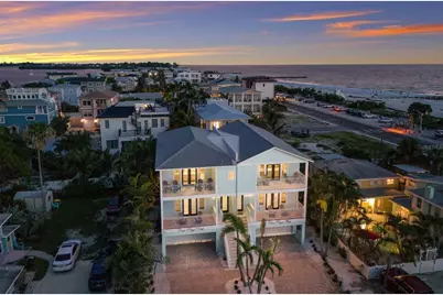 105 4th Street S, Bradenton Beach, FL 34217 - Photo 1