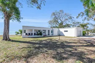 820 Indian Beach Dr, Sarasota, FL 34234 - Photo 2