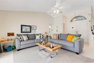 5836 Helen Way, Sarasota, FL 34243 - Photo 4