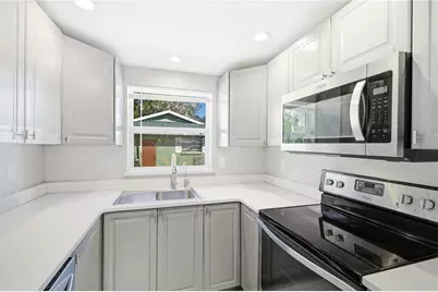 5320 Moeller Avenue, Sarasota, FL 34233 - Photo 6