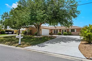 1260 Lakeside Dr, Venice, FL 34293 - Photo 2