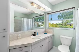 1260 Lakeside Dr, Venice, FL 34293 - Photo 32