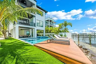 203 Bay Dr N, Bradenton Beach, FL 34217 - Photo 6