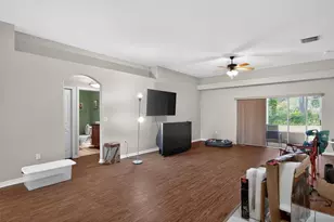 1006 Bell Shoals Ln, Brandon, FL 33511 - Photo 8