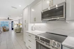 100 Bayshore Rd, Nokomis, FL 34275 - Photo 10