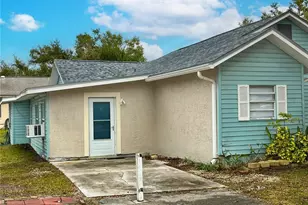 2137 Roselawn St, Sarasota, FL 34231 - Photo 1