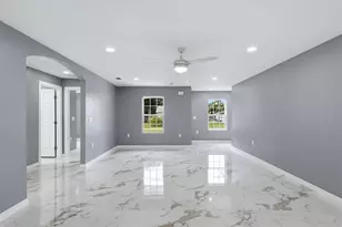 1615 31st Ave E, Bradenton, FL 34208 - Photo 10