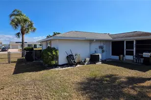 2260 Sandlewood Dr, Venice, FL 34293 - Photo 12