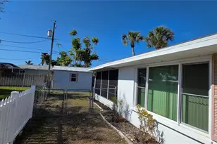 2260 Sandlewood Dr, Venice, FL 34293 - Photo 16