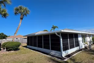 2260 Sandlewood Dr, Venice, FL 34293 - Photo 8