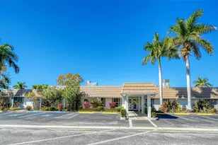 2721 Riverbluff Pl, Sarasota, FL 34231 - Photo 32