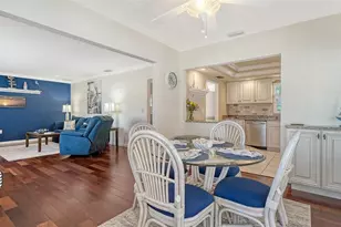 2721 Riverbluff Pl, Sarasota, FL 34231 - Photo 12