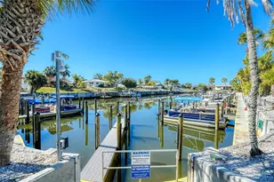 2721 Riverbluff Pl, Sarasota, FL 34231 - Photo 50